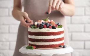 Pourquoi opter pour des décorations comestibles pour votre gâteau ?