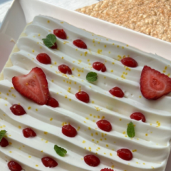 Taart van limoen, yuzu en hazelnoot Taart van limoen, yuzu en hazelnoot