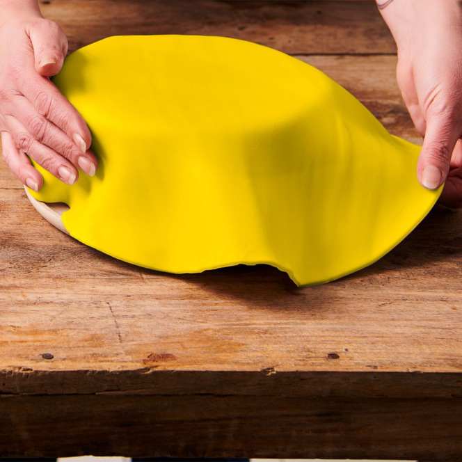 Rouleau de pâte à sucre étalée - Jaune (Mellow Yellow)  FunCakes