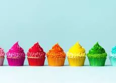 Utiliser les colorants en spray pour décorer un gâteau