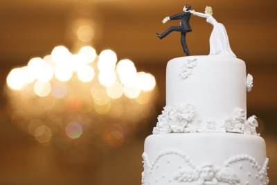 Les figurines de mariés ont toujours la cote sur les Wedding Cakes.