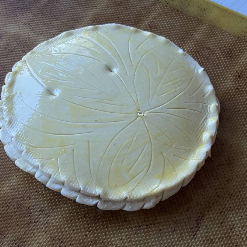 Galette des rois avant cuisson