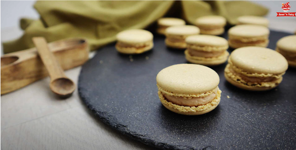 Feuille Silicone à Rebords - 36 Macarons Parfaits!